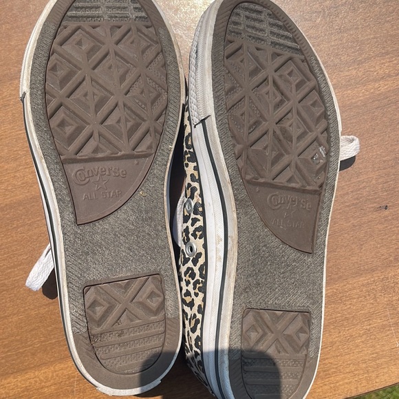 Girls size 3 cheetah converse - Picture 2 of 2
